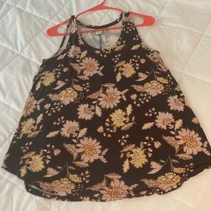 Old navy luxe tank top. Size M